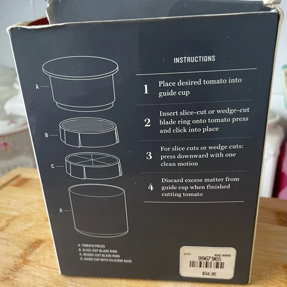 Williams Sonoma Tomato Wedger